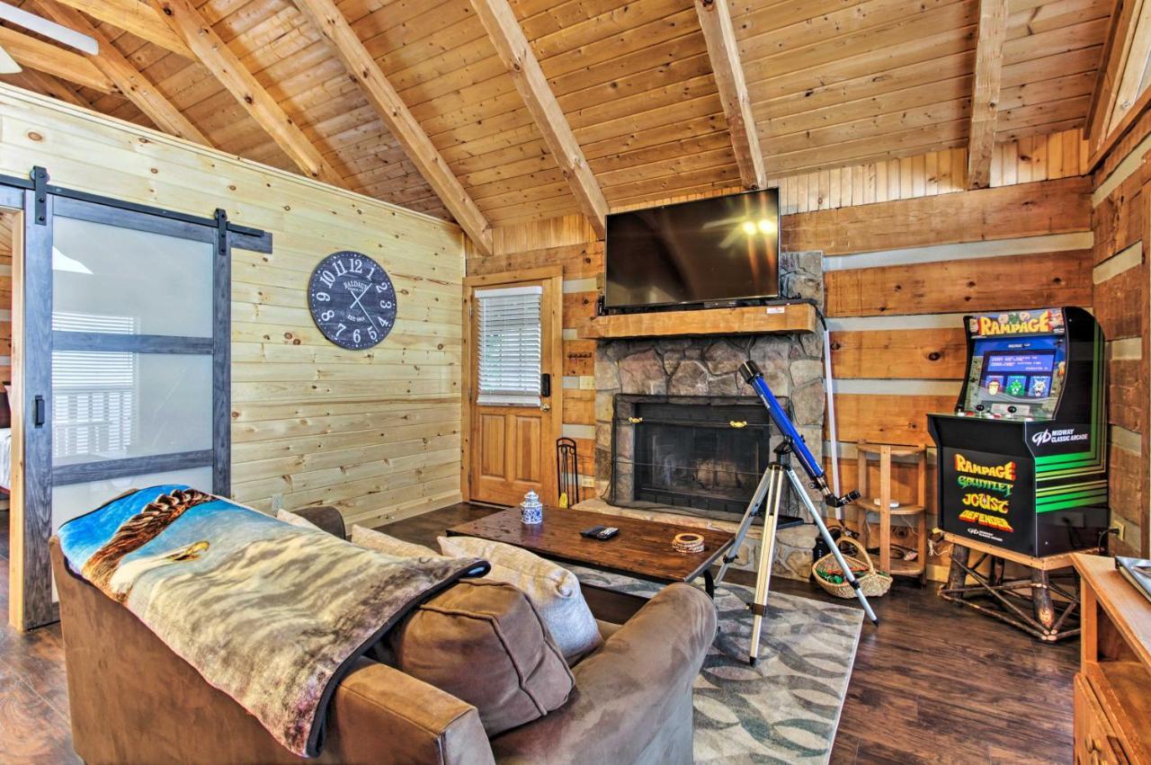Sevierville Cabin With Private Hot Tub And Fireplace! 外观 照片