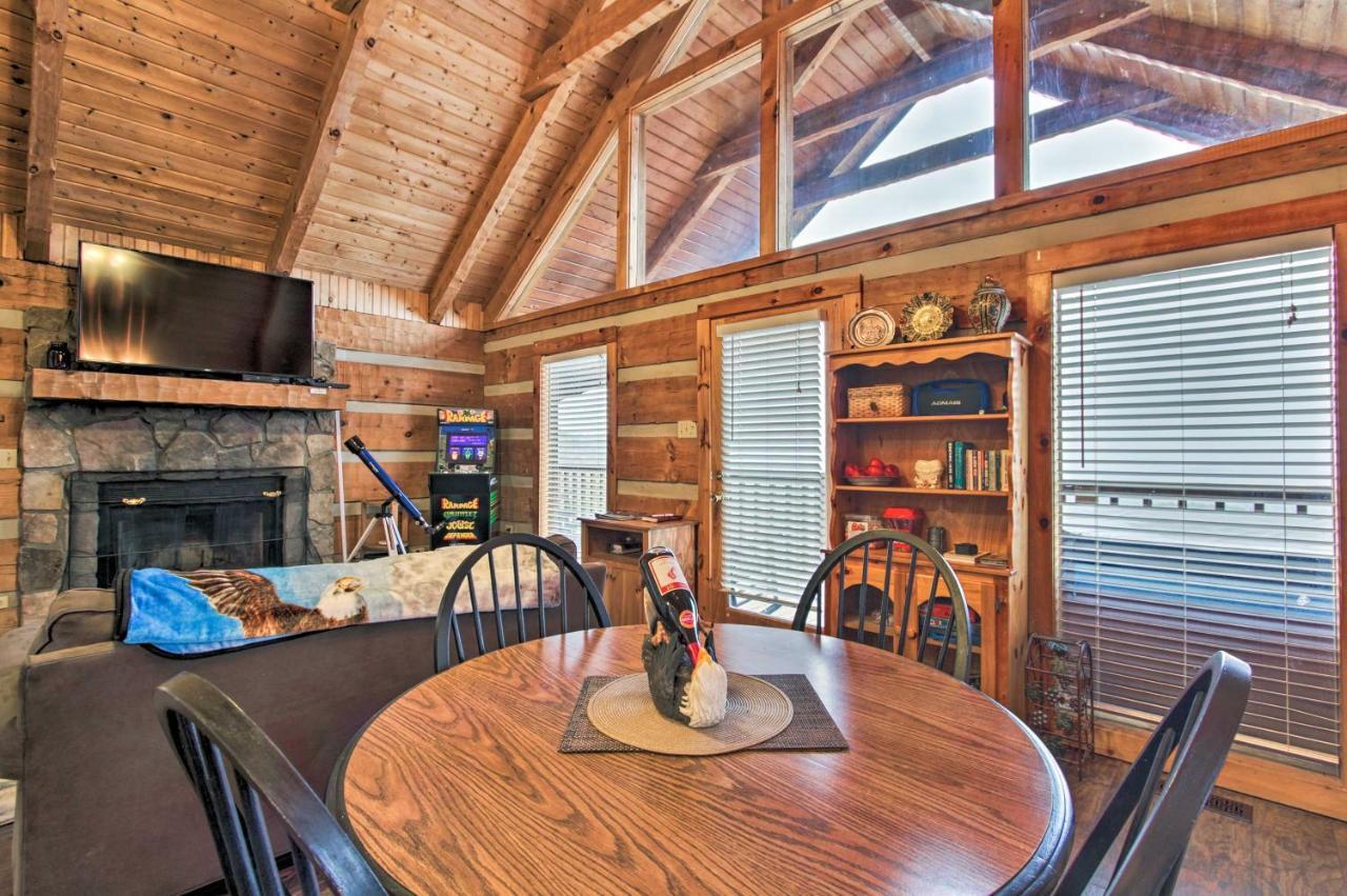 Sevierville Cabin With Private Hot Tub And Fireplace! 外观 照片