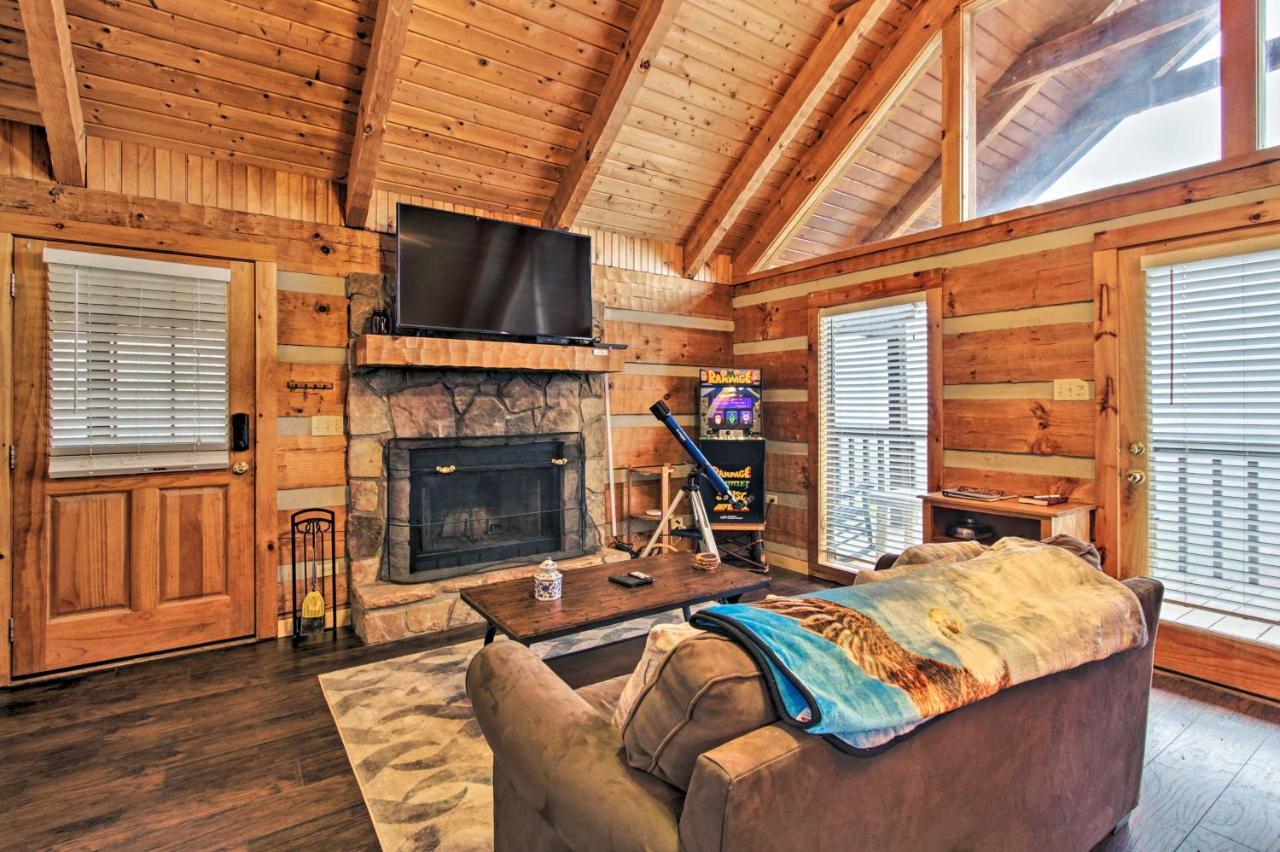 Sevierville Cabin With Private Hot Tub And Fireplace! 外观 照片